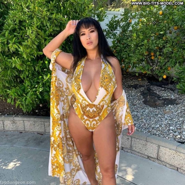 13830-ihrtmichelleyee-asian-naked-boobs-twitch-influencer-instagram-onlyfans